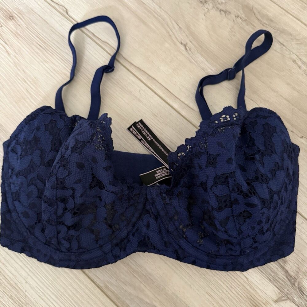 Victoria's Secret Body by Victoria Navy Blue Floral Lace Unlined Demi Bra 32DDD